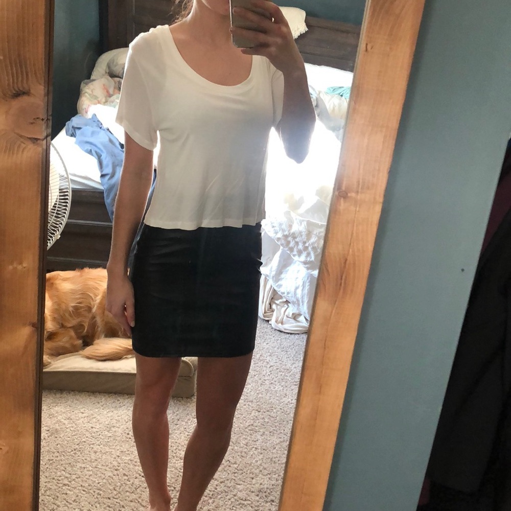 T-shirt leather dress